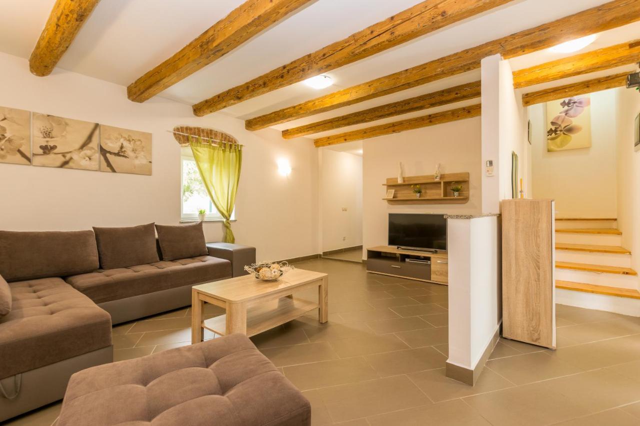 Holiday Home Olga With Pool &Pet Friendly Pula Exterior photo