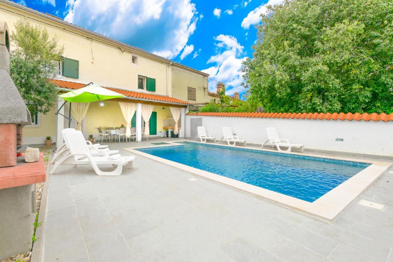 Holiday Home Olga With Pool &Pet Friendly Pula Exterior photo