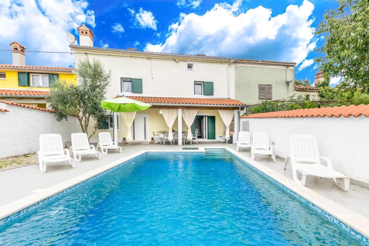 Holiday Home Olga With Pool &Pet Friendly Pula Exterior photo