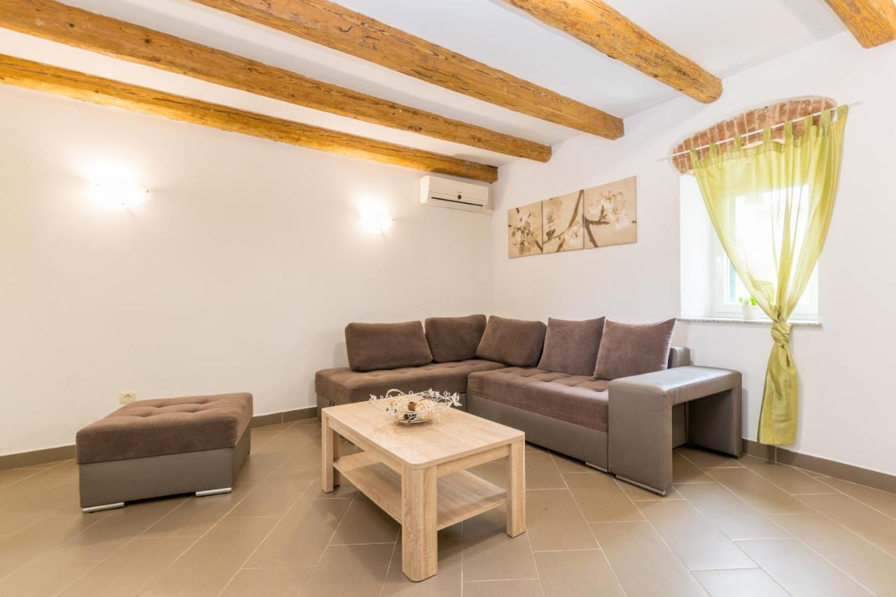 Holiday Home Olga With Pool &Pet Friendly Pula Exterior photo