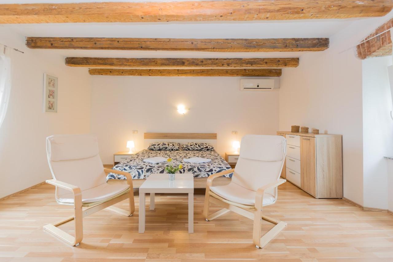 Holiday Home Olga With Pool &Pet Friendly Pula Exterior photo