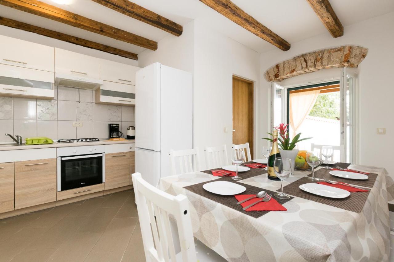 Holiday Home Olga With Pool &Pet Friendly Pula Exterior photo